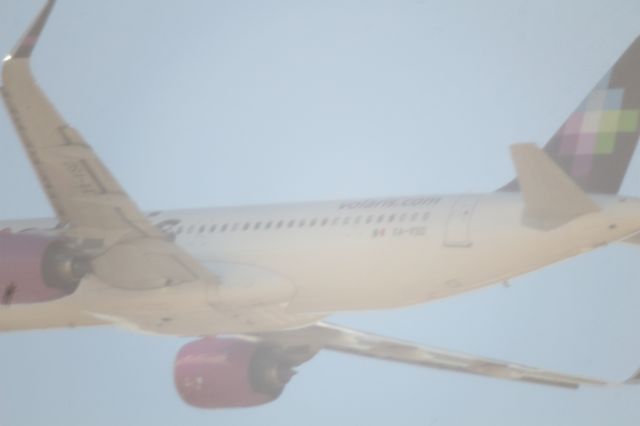 Airbus A320neo (XA-VSD) - Go around.3 times.br /Motor y al airebr /Una maniobra de motor y al aire o maniobra de aterrizaje frustrado ​ es un procedimiento aeronáutico que implica no terminar de realizar una aproximación, por lo que se dice que se da motor y se vuelve al aire.​