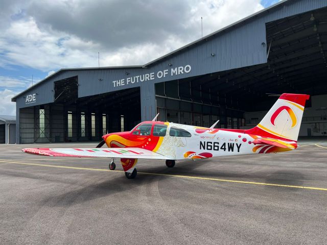 Beechcraft Bonanza (33) (N664WY)