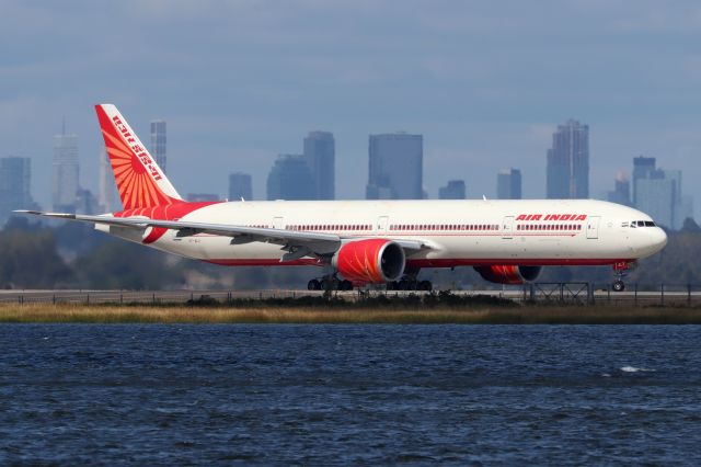 BOEING 777-300 (VT-ALX) - 'Air India 102' departing to Delhi Indira Gandhi International Airport