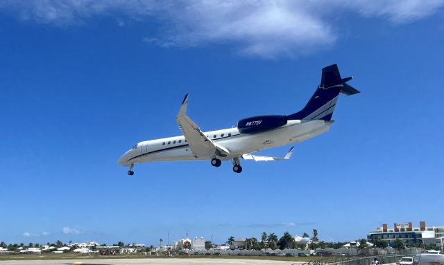 Embraer Legacy 600/650 (N877SV) - N877SV, a 2004 Embraer Legacy 600, floating into SXM. 3/21/22. 