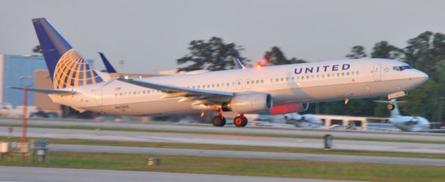 Boeing 737-900 (N67815)