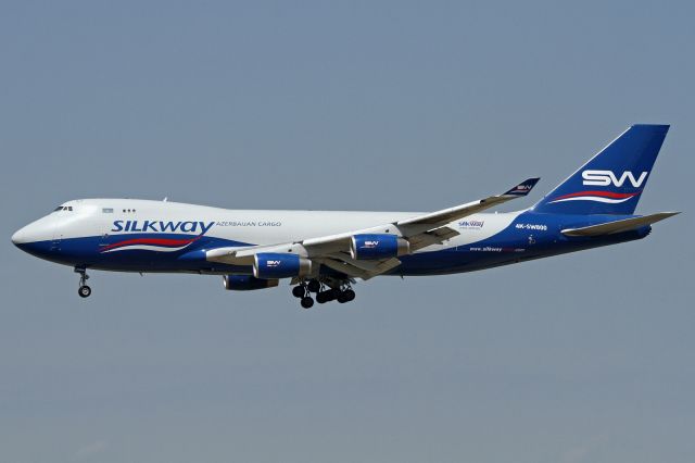 Boeing 747-400 (4K-SW800)