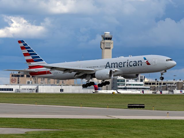 Boeing 777-200 (N775AN) - AAL9748 heavy, a Boeing 777-200, arriving in from Cleveland, Ohio from Dallas-Fort Worth Intl (KDFW) this afternoon, 7 Sep 2024, with the Dallas Cowboys.