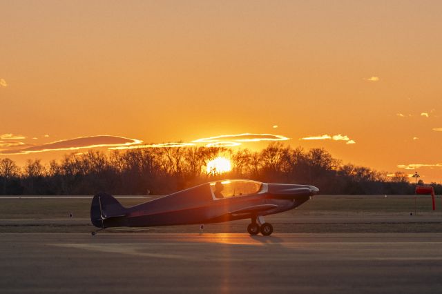 MONNETT Sonerai (N119JT) - N119JT taxis back to the hangar at sunset.