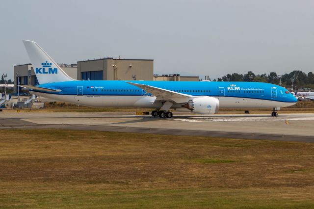 Boeing 787-8 (PH-BHP) - Ready Set Go !!! Here this 787 lines up to do a test run of its breaking systems down the runway