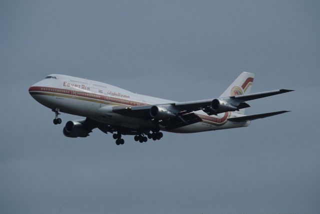 BOEING 747-300 (SU-GAL) - Final Approach to Narita Intl Airport Rwy34 on 1991/01/13