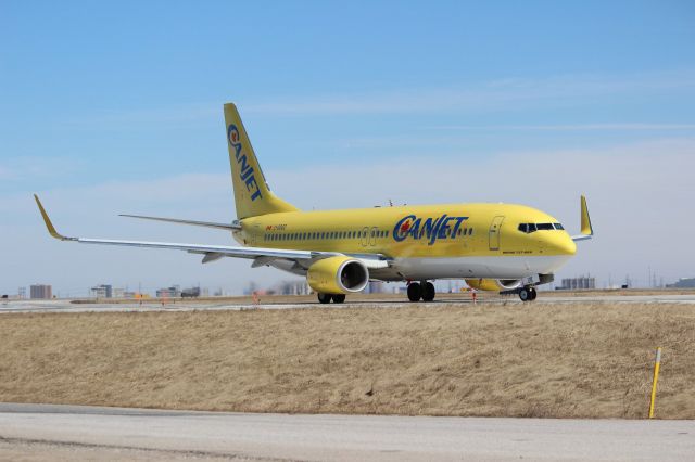 Boeing 737-800 (C-GDGZ)