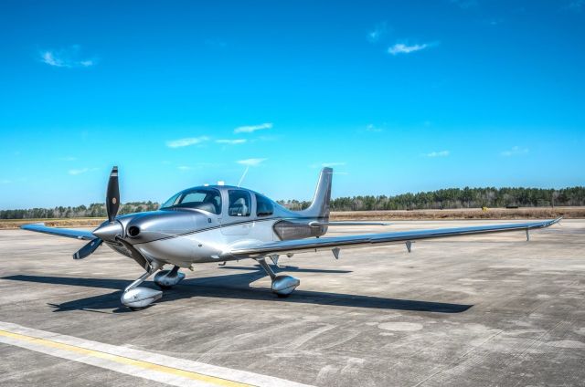 Cirrus SR-22 (N125FD)