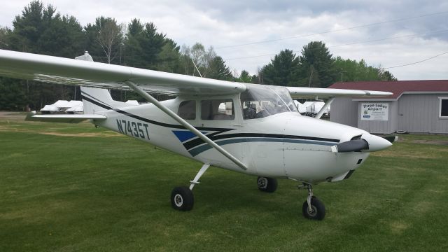 Cessna Skyhawk (N7453T)