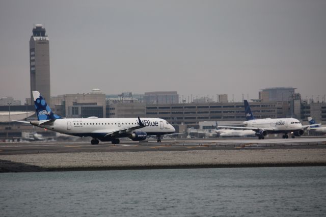 Embraer ERJ-190 (N192JB)