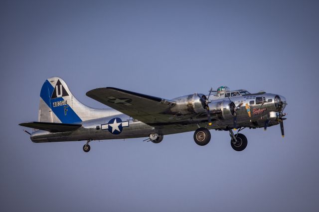 Boeing B-17 Flying Fortress (N9323Z)