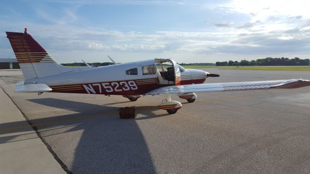 Piper Cherokee (N75239)