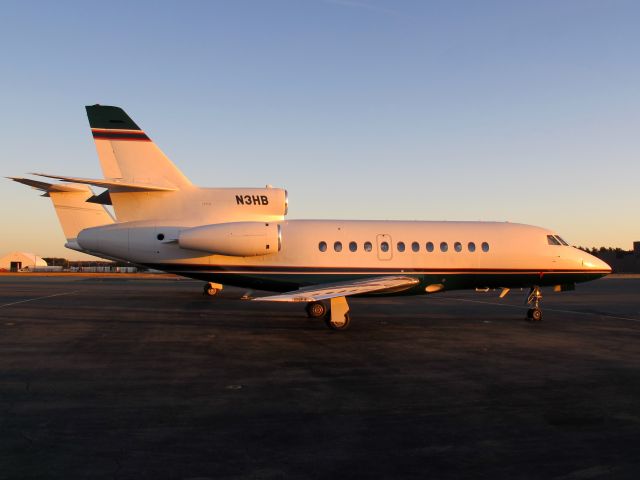 Dassault Falcon 900 (N3HB)