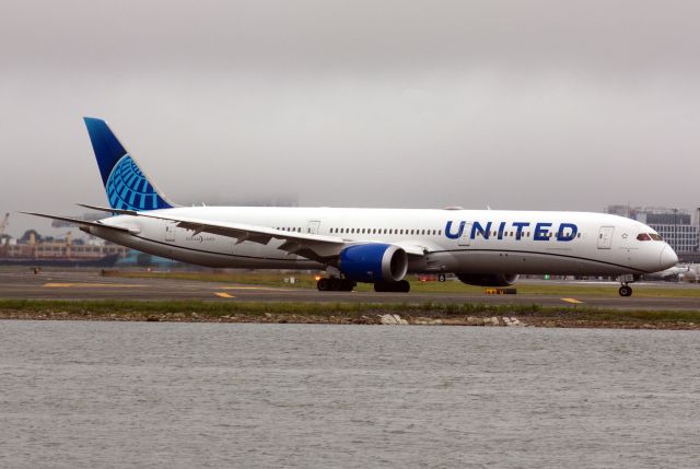 BOEING 787-10 Dreamliner (N14011) - EWR weather diversion to BOS.