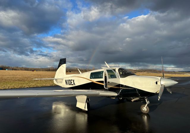 Mooney M-20 (N10EX)