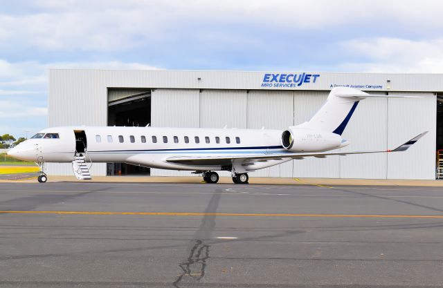 BOMBARDIER BD-700 Global 7500 (VH-LUN)