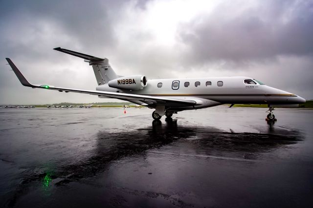 Embraer Phenom 300 (N199BA)