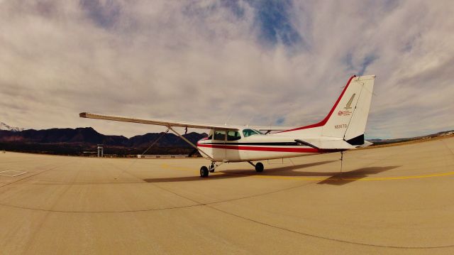 Cessna Skyhawk (N51670)