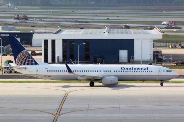 Boeing 737-900 (N27421) - Taken On 03-19-2011