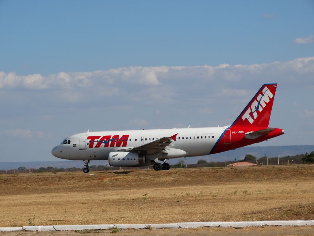 Airbus A319 (PR-MBN) - Airbus A.319-212