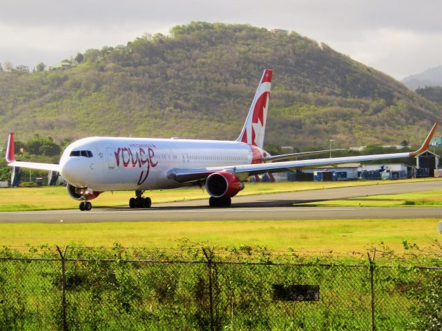 BOEING 767-300 (C-FMWP)