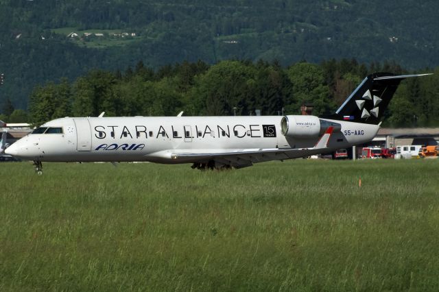 Canadair Regional Jet CRJ-200 (S5-AAG)