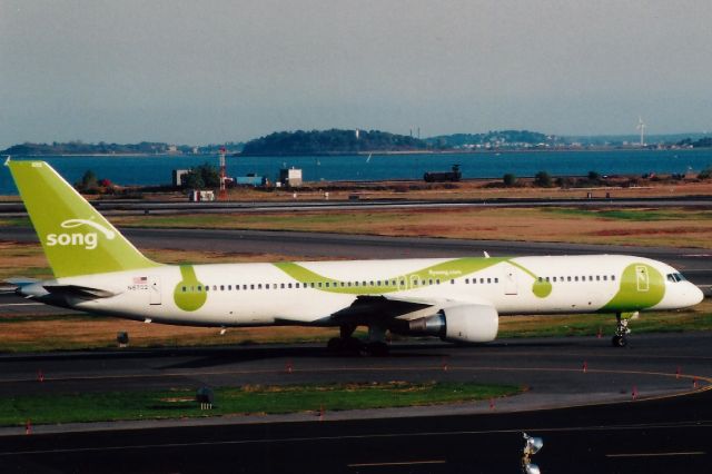 Boeing 757-200 (N6702) - From October 9, 2003