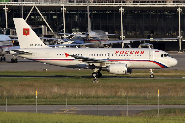 Airbus A319 (RA-73026)