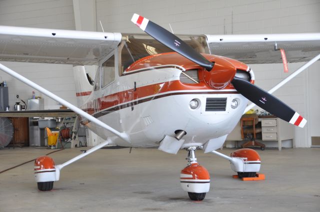 Cessna Skylane (N666WP)