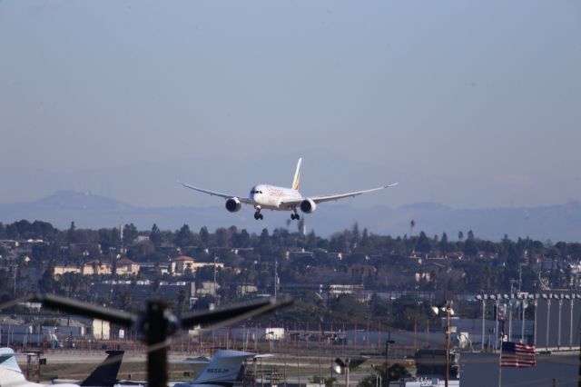 Boeing 787-8 (ET-AOQ)