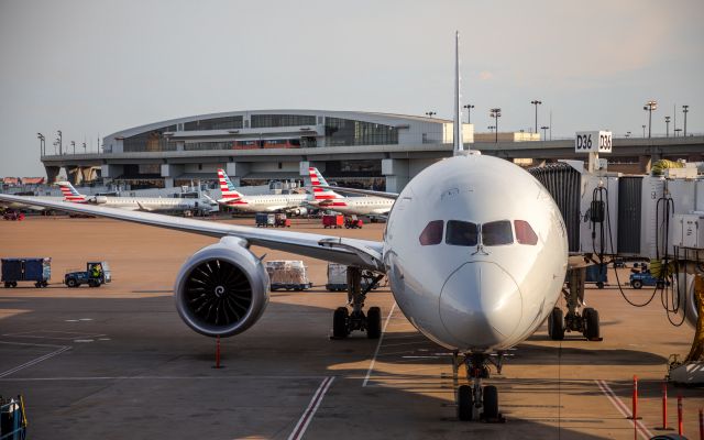 Boeing 787-9 Dreamliner (N827AN)