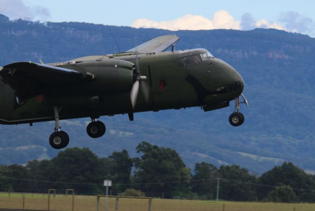 — — - Ex RAAF Caribou taking off at Wings over Illawarra Airshow