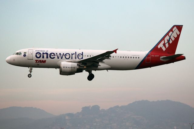 Airbus A320 (PR-MYF)