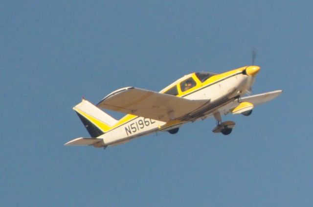 Piper Cherokee (N6196L)