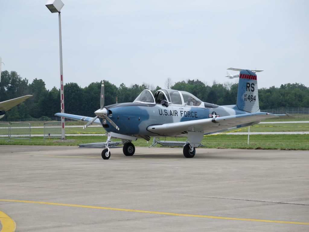 N85464 — - Beechcraft T-34 Mentor @ Indianapolis Metropolitan Airport CAF Meet