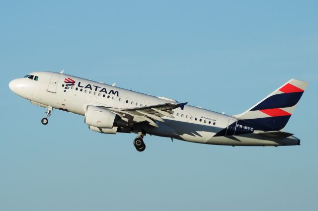 Airbus A319 (PR-MYC)