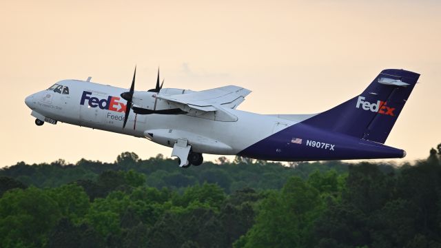 Aerospatiale ATR-42-300 (N907FX) - Mountain Air Cargo (FedEx Feeder)  Aerospatiale ATR-42-300 (N907FX) departs KRDU Rwy 5R on 4/29/22 at 8:24 am.