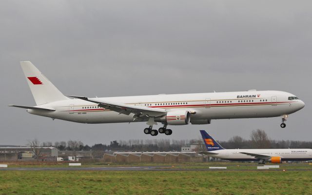 BOEING 767-400 (A9C-HMH) - bahrain royal flight b767-400 a9c-hmh about to land at shannon 7/12/15.