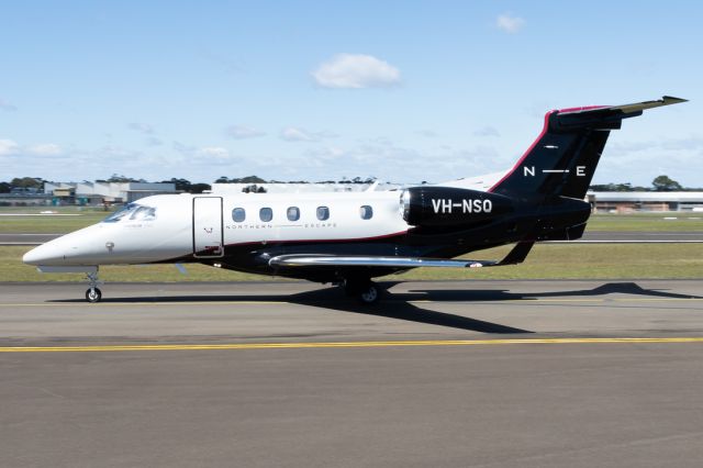 Embraer Phenom 300 (VH-NSQ)