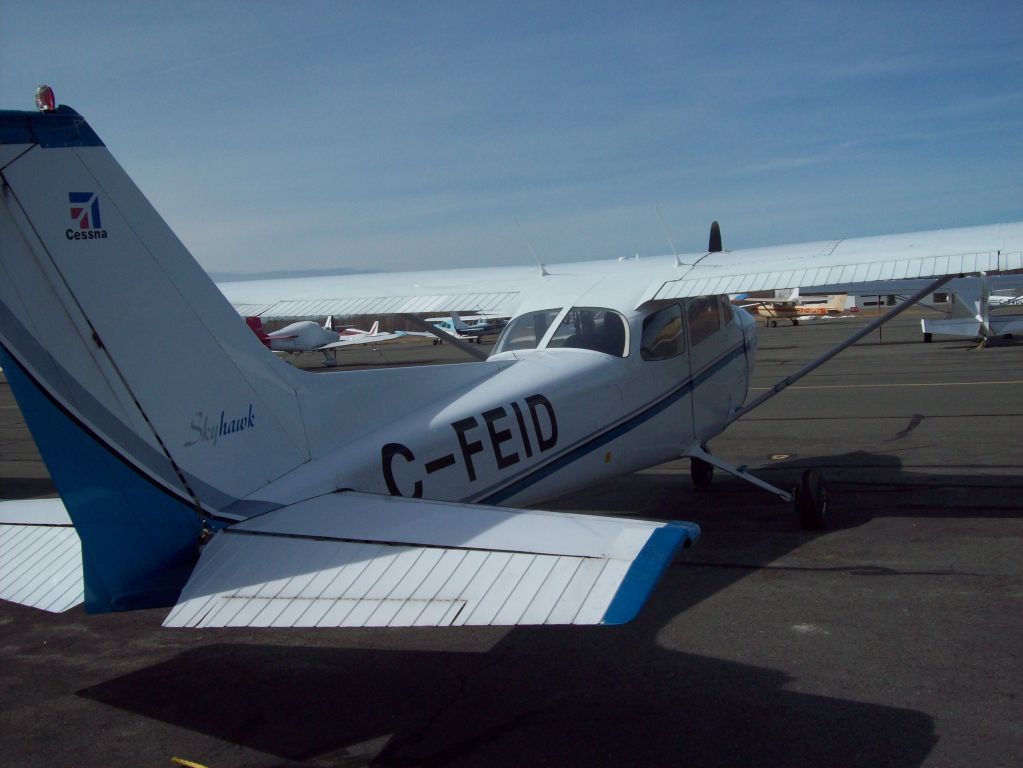 Cessna Skyhawk (C-FEID)