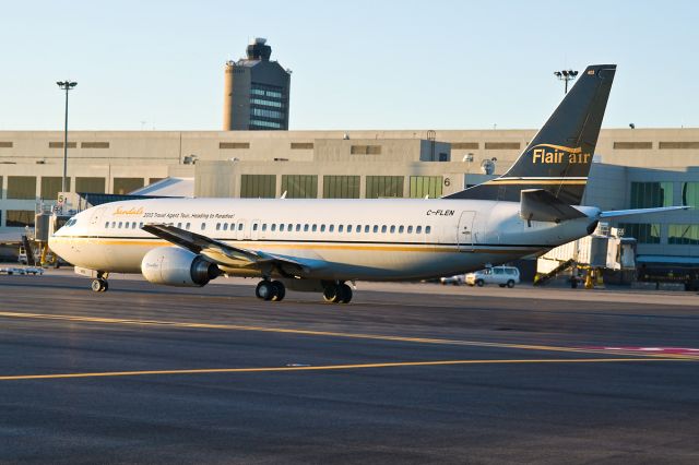 BOEING 737-400 (C-FLEN) - A nice surprise to see @ Logan Airport