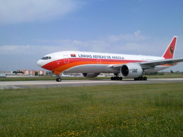 Boeing 777-200 (DT2F)