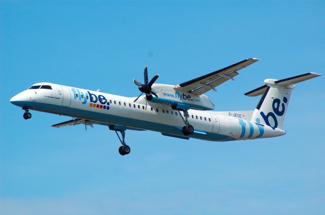 de Havilland Dash 8-400 (G-JECE)