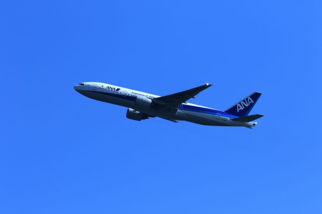 Boeing 777-200 (JA701A)