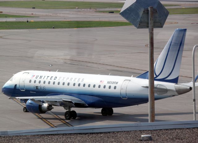 Embraer 170/175 (N858RW) - On Ramp at MSP on 07/31/2011