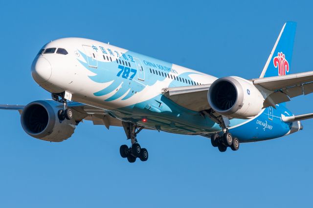 Boeing 787-8 (B-2726) - A gorgeous blue China Southern B787-800 Dreamliner about to land at Christchurch International Airport.