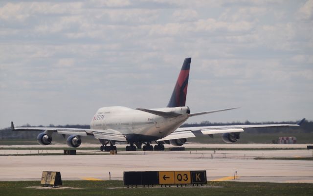 Boeing 747-400 (N667US)