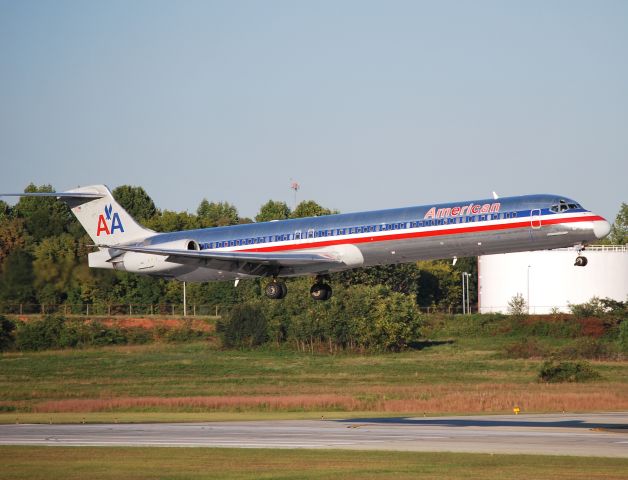 McDonnell Douglas MD-88 (N249AA) - Arriving 18C - 10/10/10