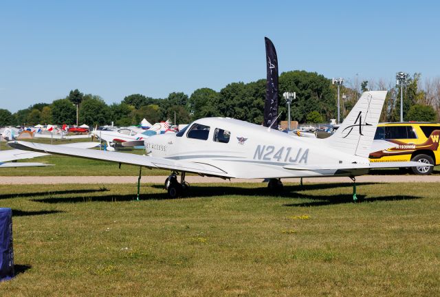 Piper Cherokee (N241JA)