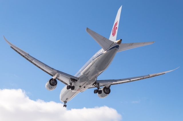 Boeing 787-9 Dreamliner (B-1431) - Air China seconds from touchdown at Montreal.